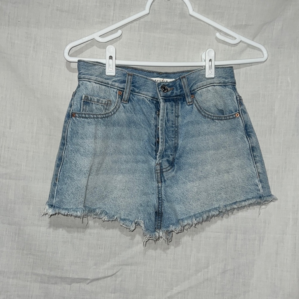 pacsun size 24, lightwash jean shorts